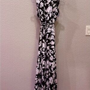 Ellen Tracy Black and White Halter Sundress